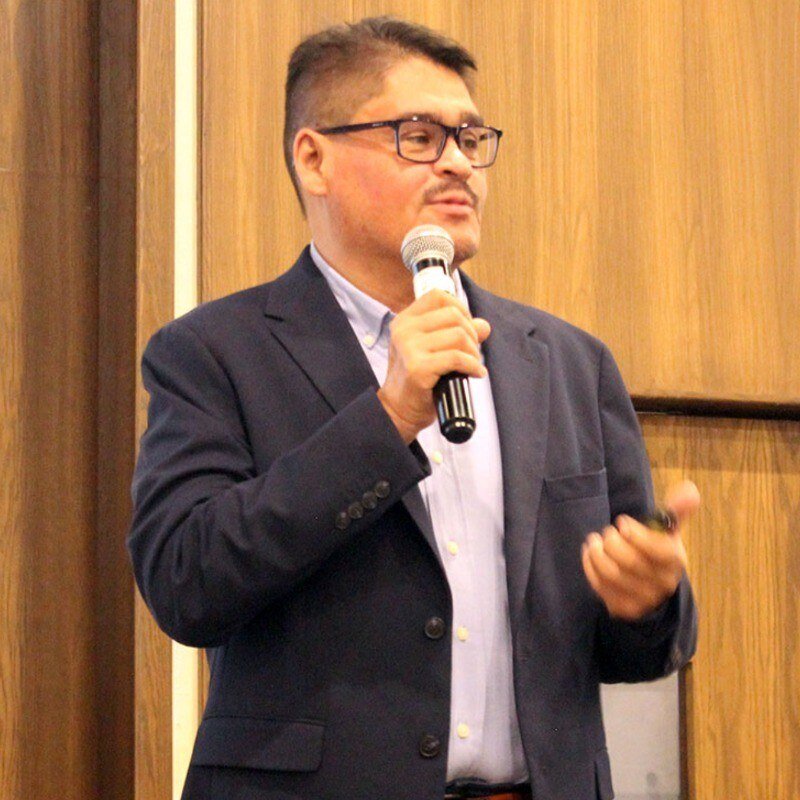 Alejandro Montes de Oca como speaker en una conferencia